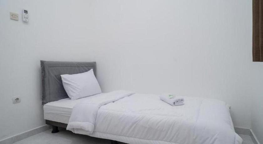 Oyo 94143 Mahagoni House Syariah 호텔 보고르 외부 사진